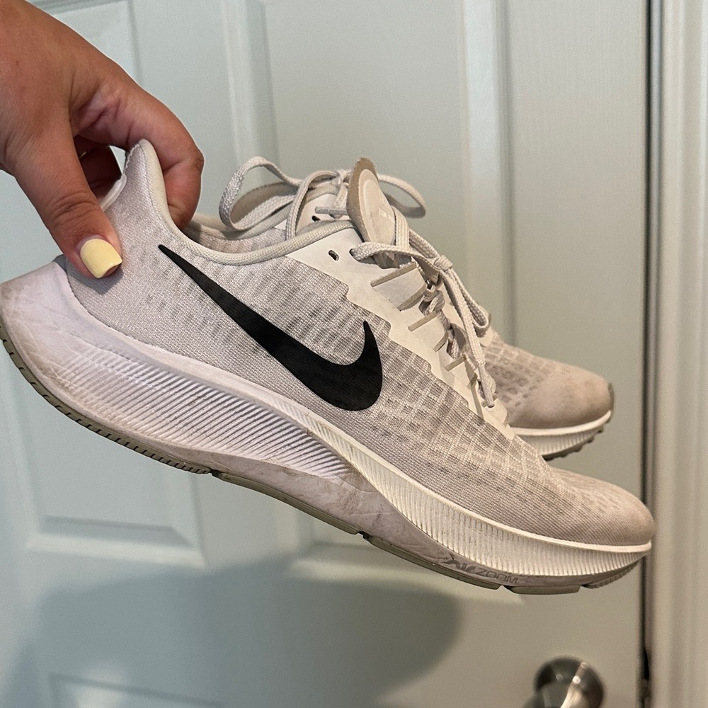 Nike White and Black Athletic Shoes with Classic Silhouette